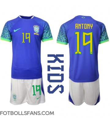 Brasilien Antony #19 Replika Bortatröja Barn VM 2022 Kortärmad (+ Korta byxor)